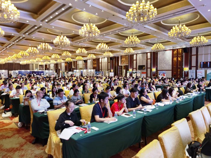 第十四屆藥品質(zhì)量安全大會(huì)首日盛況直擊,億天凈化精彩亮相!