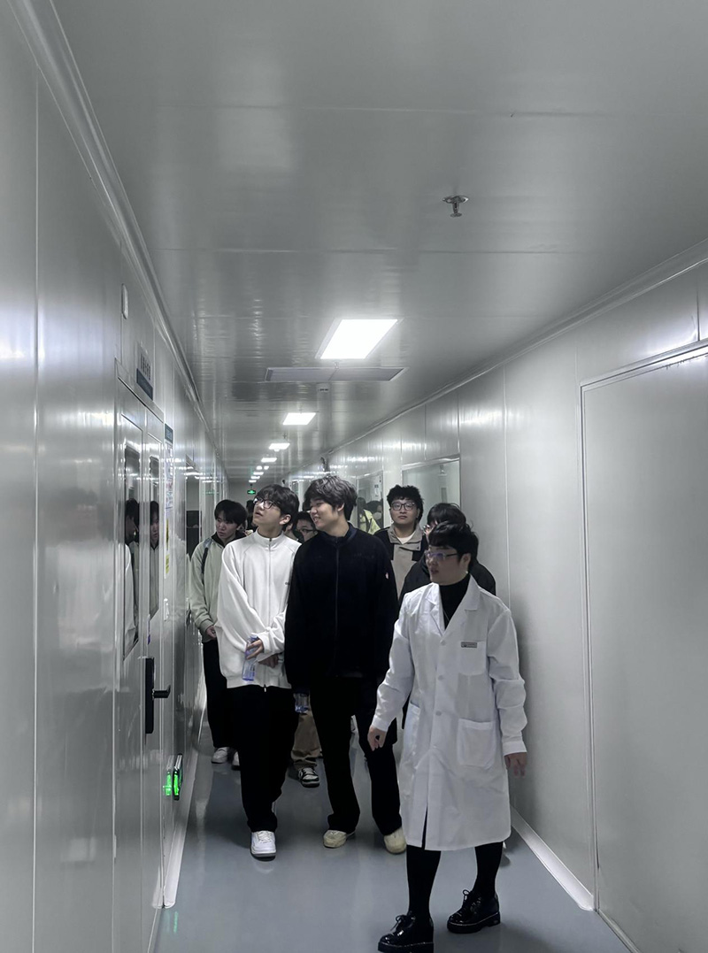 校企聯(lián)動 雙向奔赴 丨熱烈歡迎深圳職業(yè)技術(shù)大學(xué)師生到訪億天凈化進行學(xué)習(xí)交流