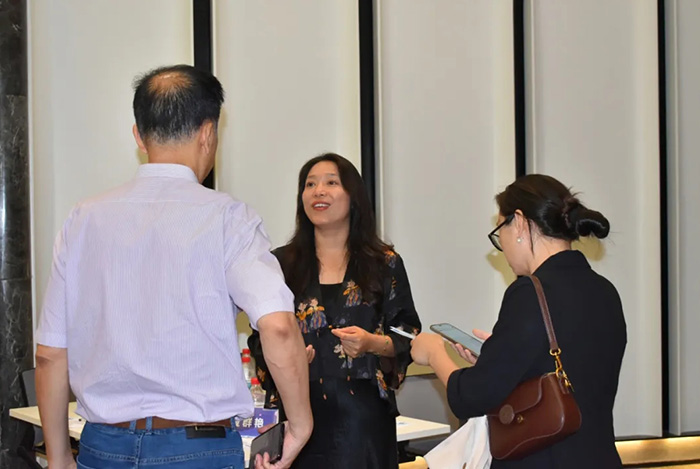 億天凈化總經(jīng)理出席生物制藥與醫(yī)療器械研討廠房建設(shè)沙龍,并發(fā)表演講